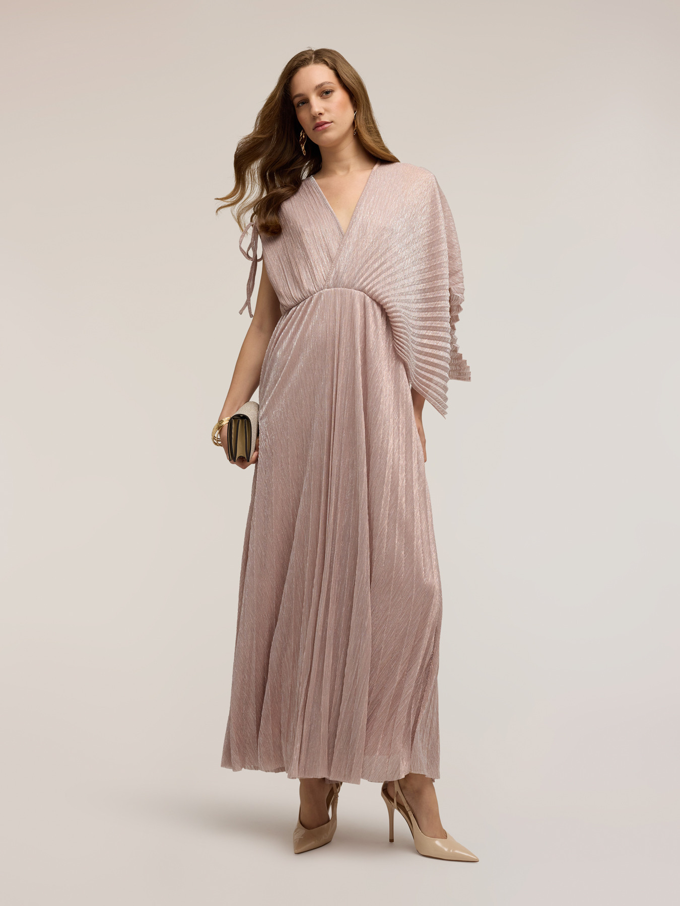 Langes plissiertes Kleid in Metallic-Optik image number 0