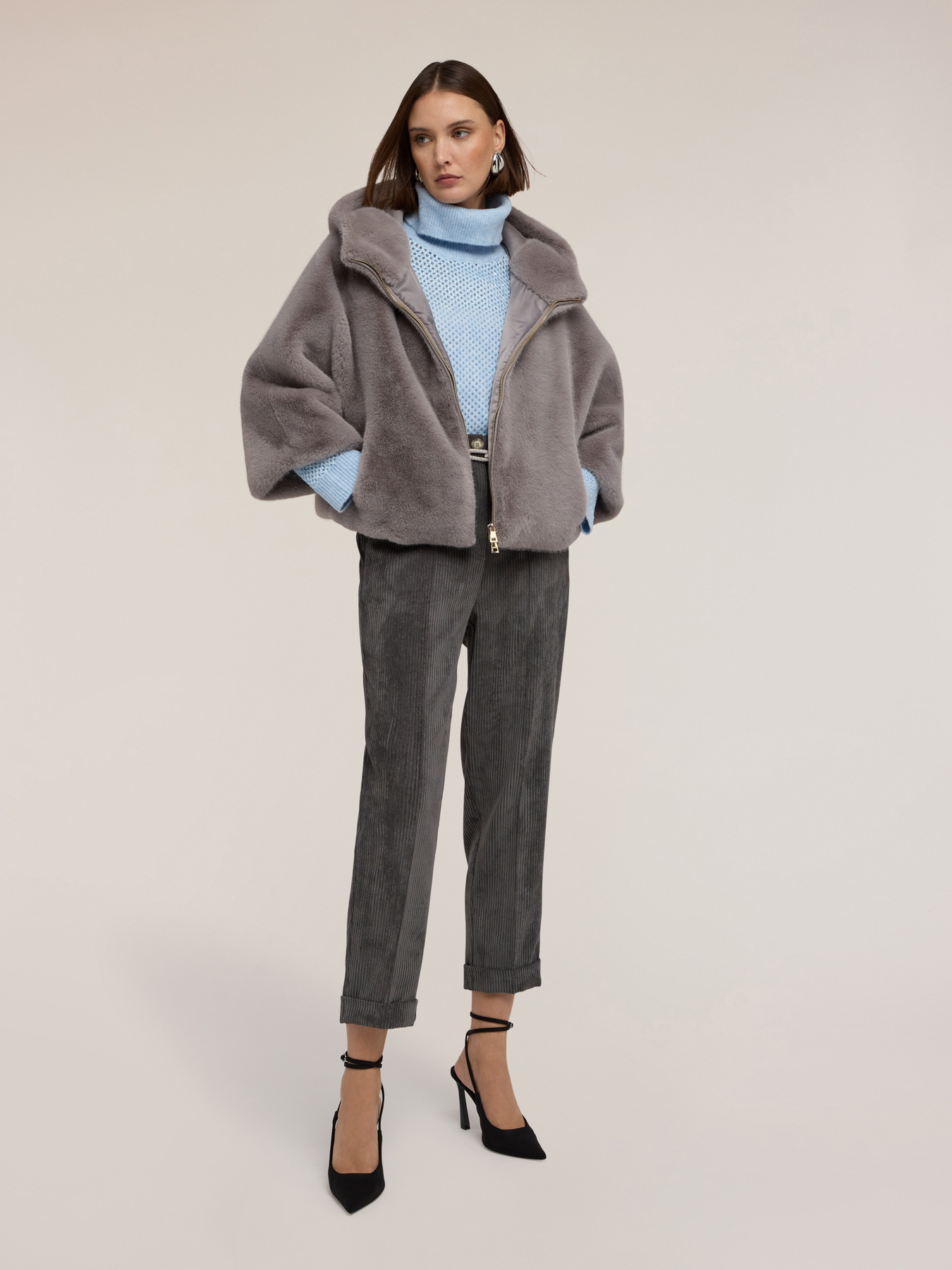 Hooded cape with plush effect image number 2