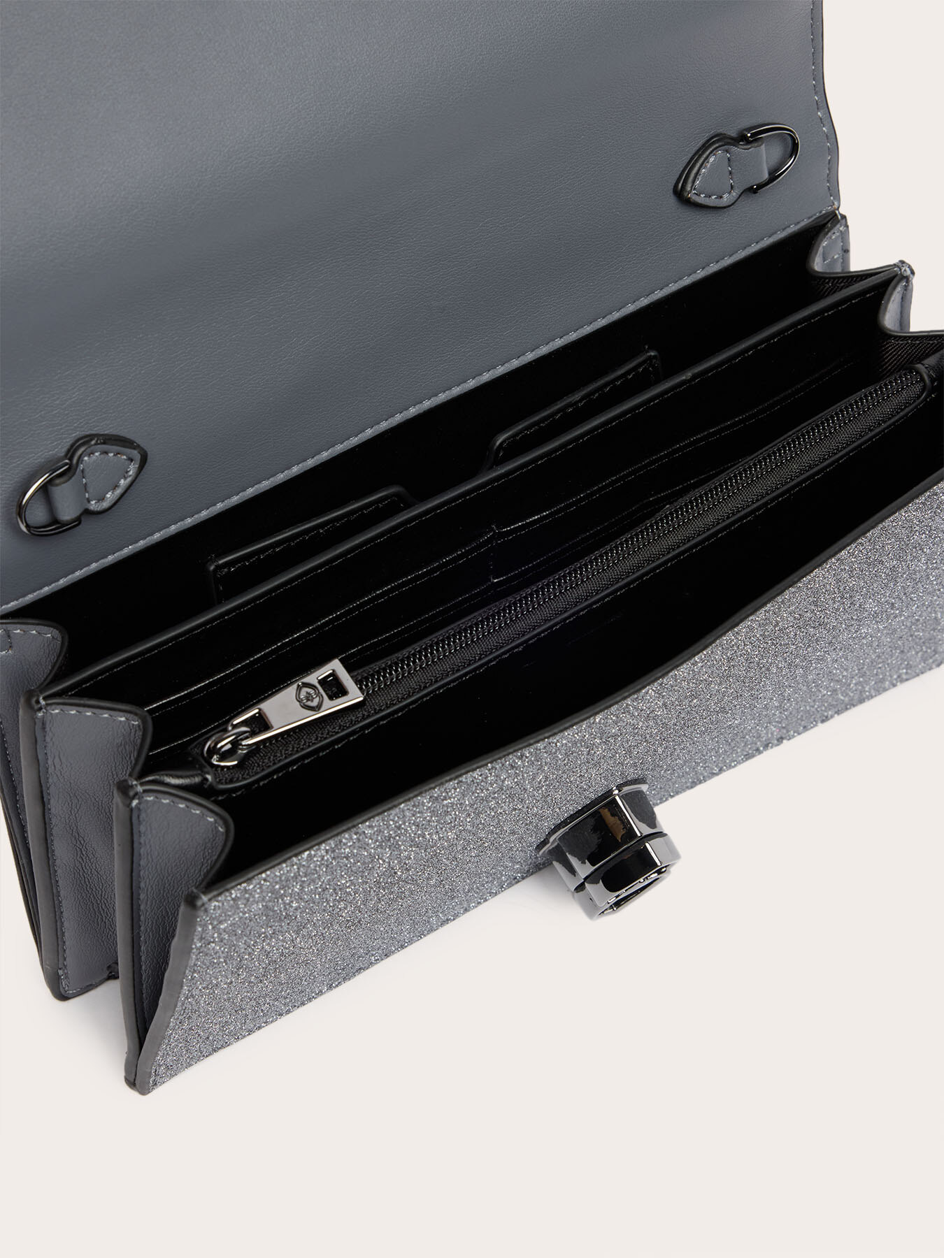 Sac portefeuille en tissu enduit de paillettes image number 4