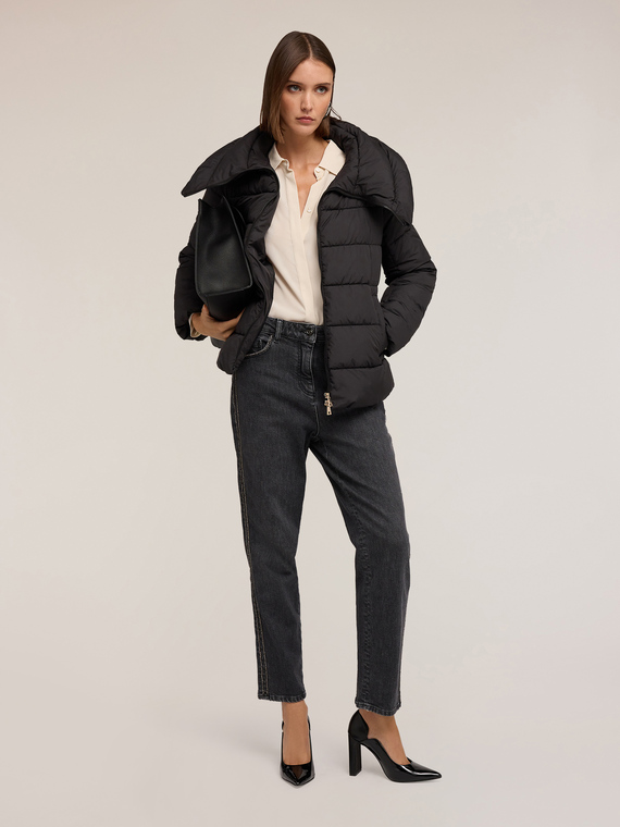 Heavy down jacket with high collar