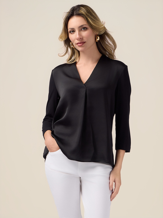 Two-material V-neck T-shirt