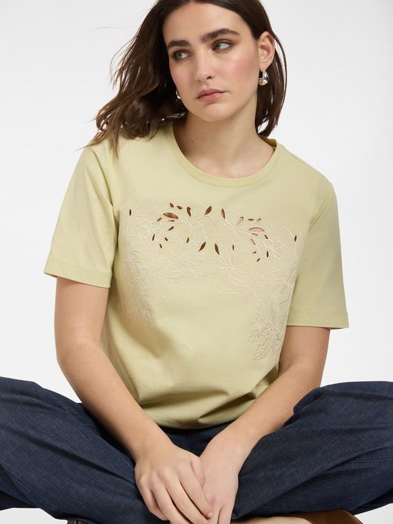 T-shirt con ricamo floreale