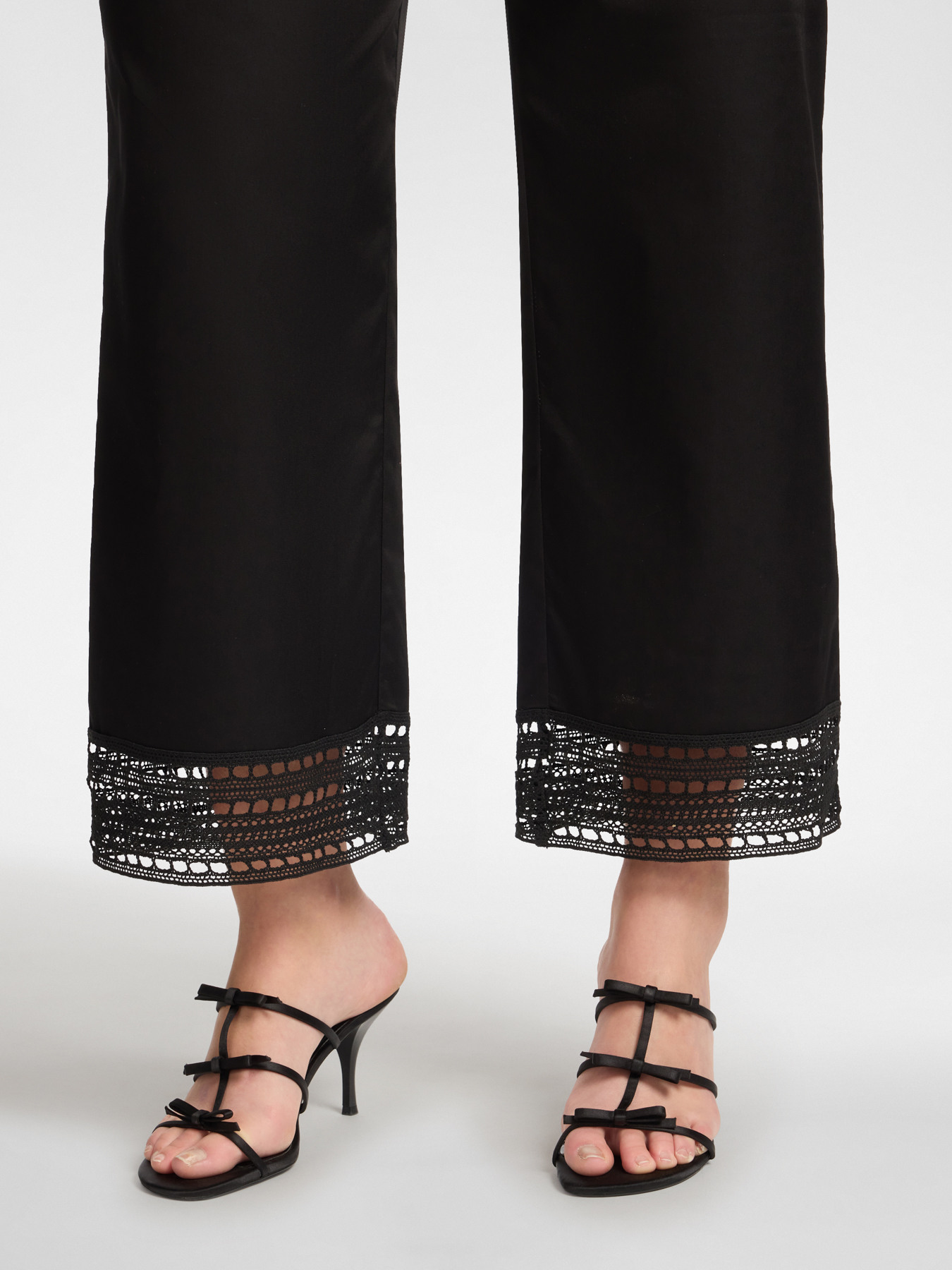 Mixed cotton trousers with lace image number 3