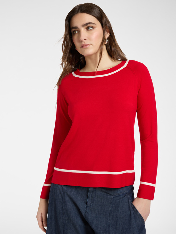 Gestreiftes Strickoberteil aus Viskosemischung