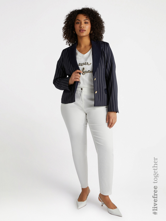 Nadelstreifenblazer mit Denim-Details