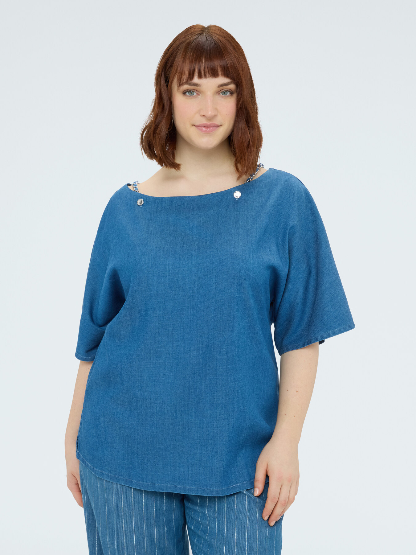 Blusa con scollo a barchetta in tencel image number 1