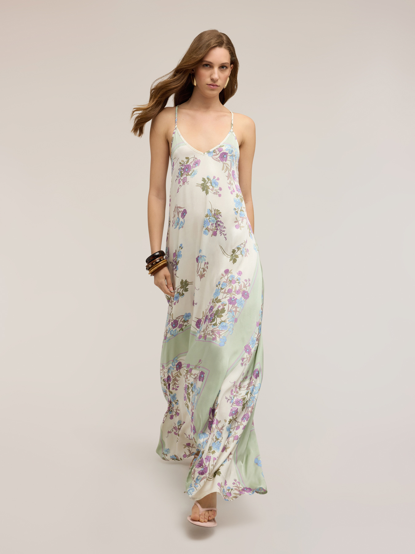 Long satin dress with print image number 3