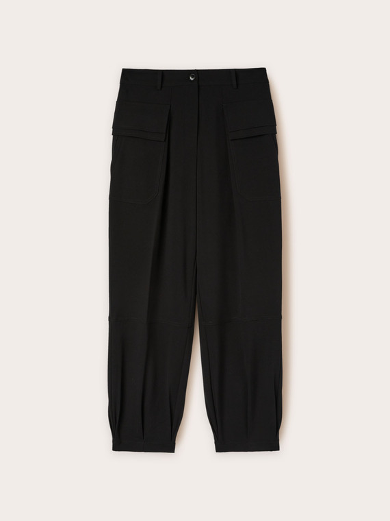 Cargo trousers in fluid fabric