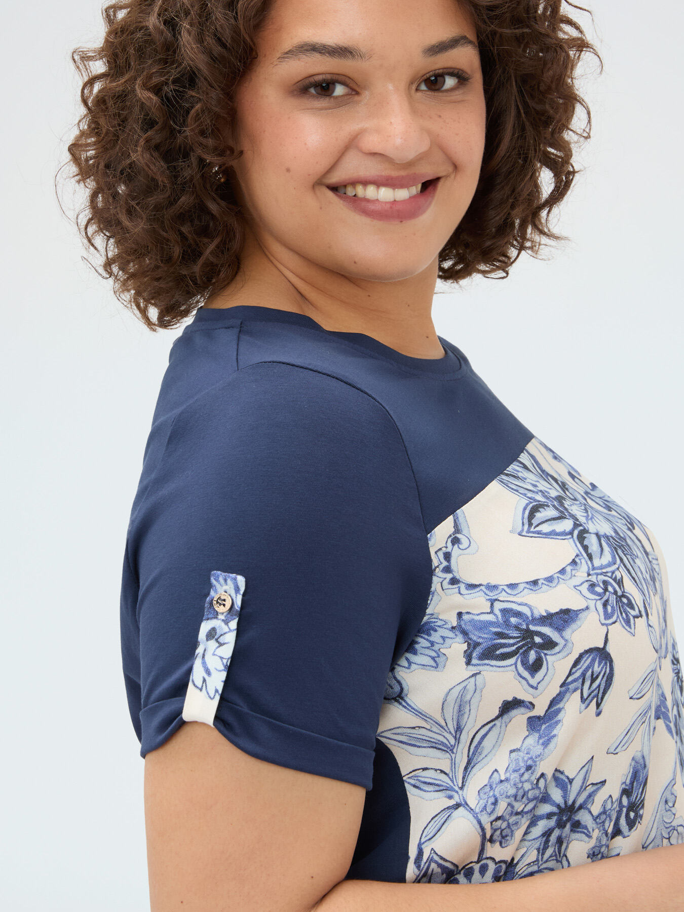 Bi-material T-shirt in cotton blend image number 3