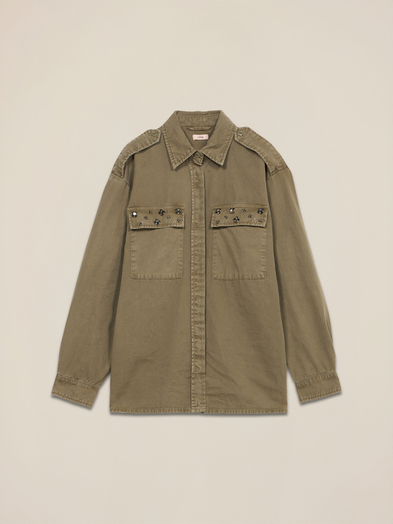 Camicia oversize con applicazioni