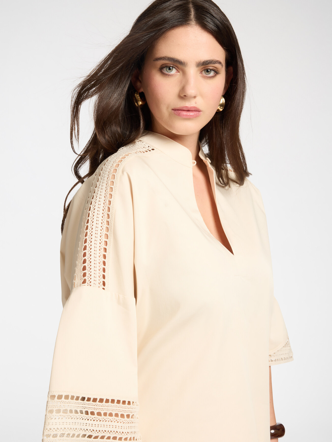 Mixed cotton shirt with lace inserts image number 3