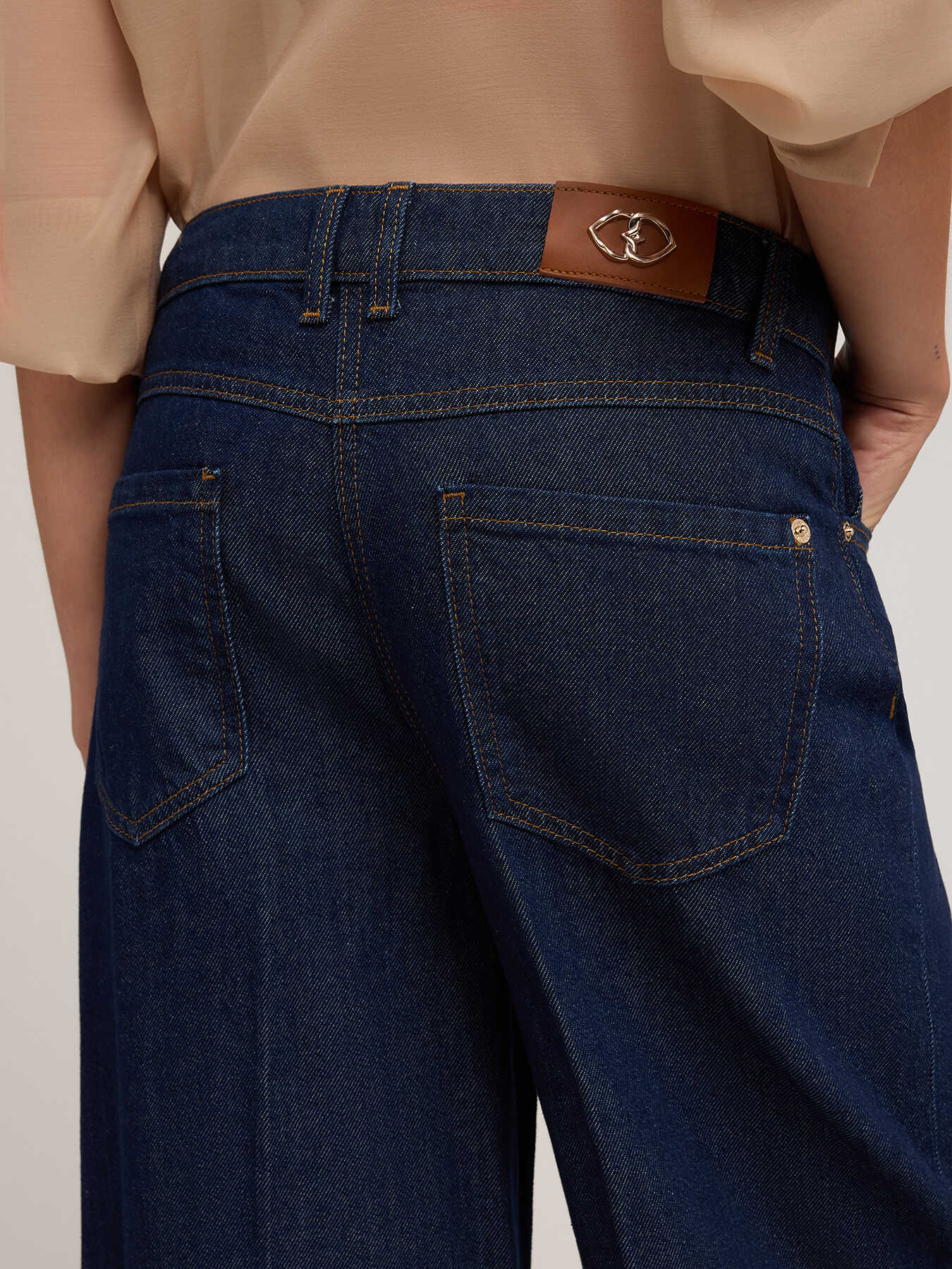 Jeans wide leg slouchy misto TENCEL™ modello Kate image number 4