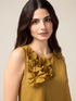 Top de jersey con aplicaciones florales image number 2