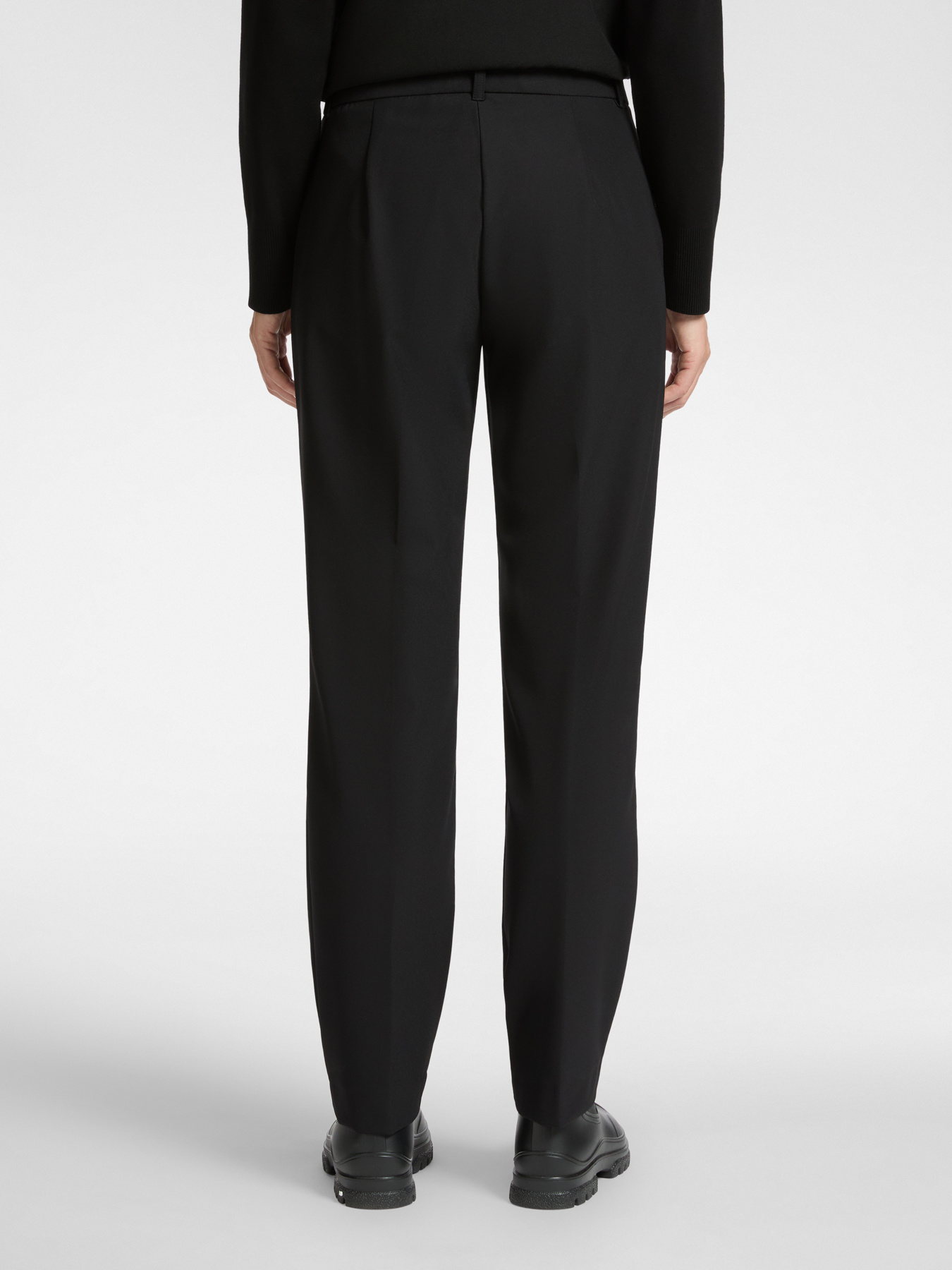 Chinos in technical fabric image number 1