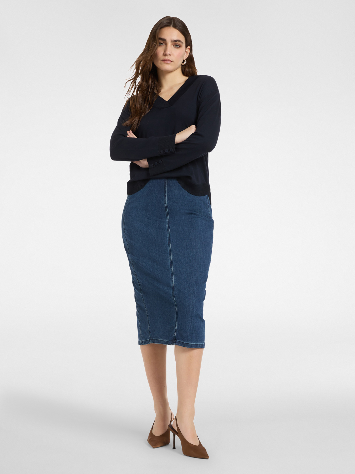 V-neck sweater image number 2