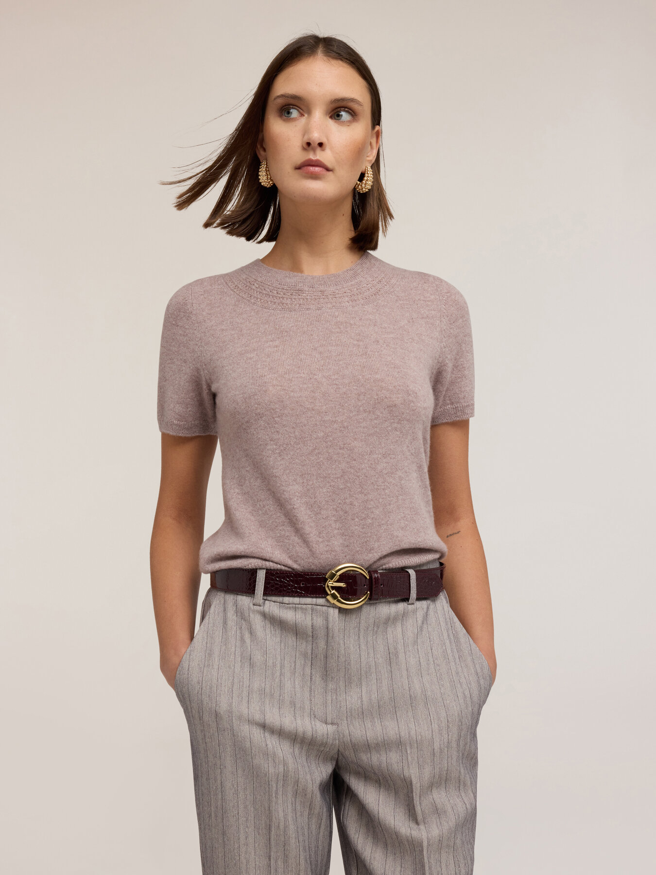 Short-sleeve cashmere sweater image number 1