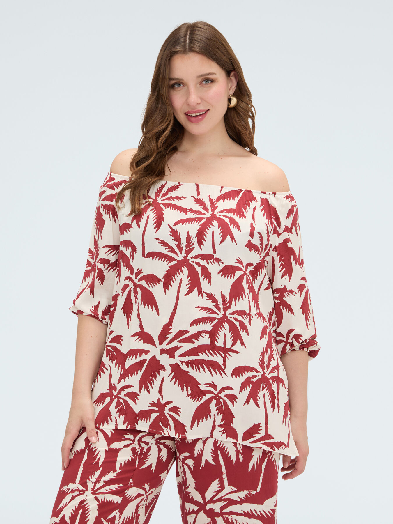 Off-shoulder blouse with print image number 1