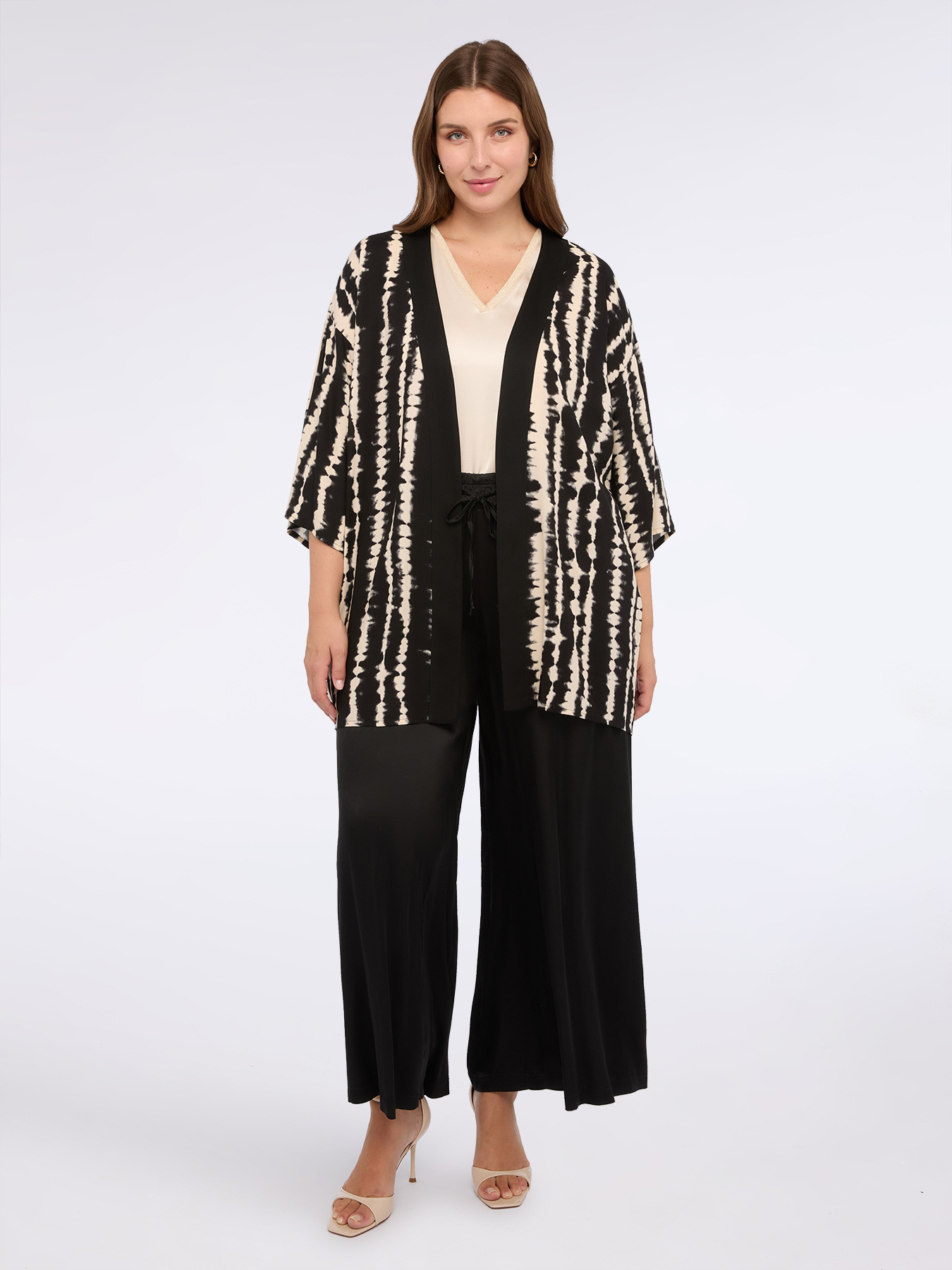 Pantalon jambe large en satin stretch image number 0