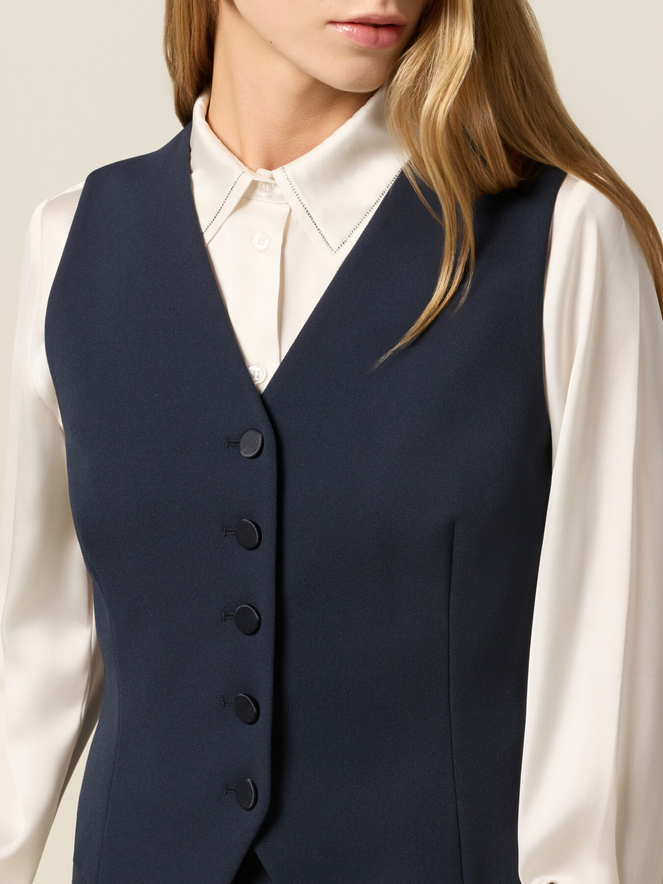 Crepe fabric vest image number 2