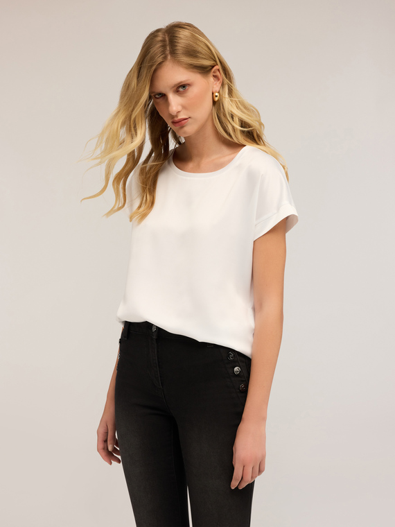 Two-material T-shirt