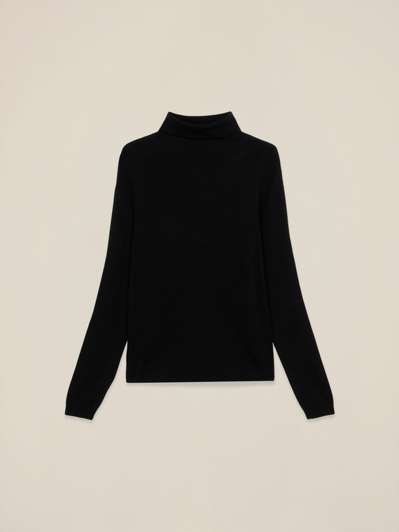 Fine knit viscose blend turtleneck sweater