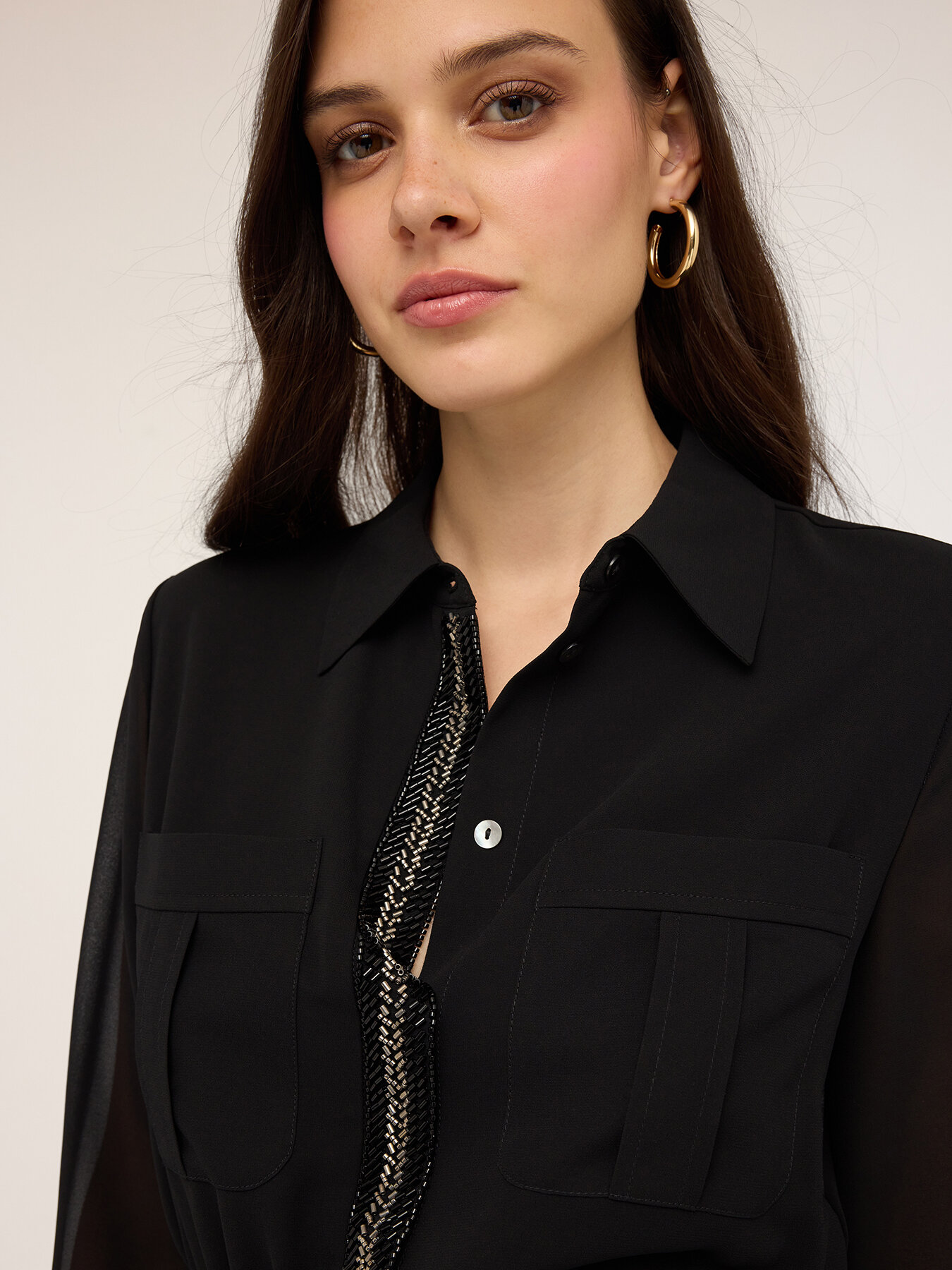 Short embroidered dress with pleated skirt image number 2