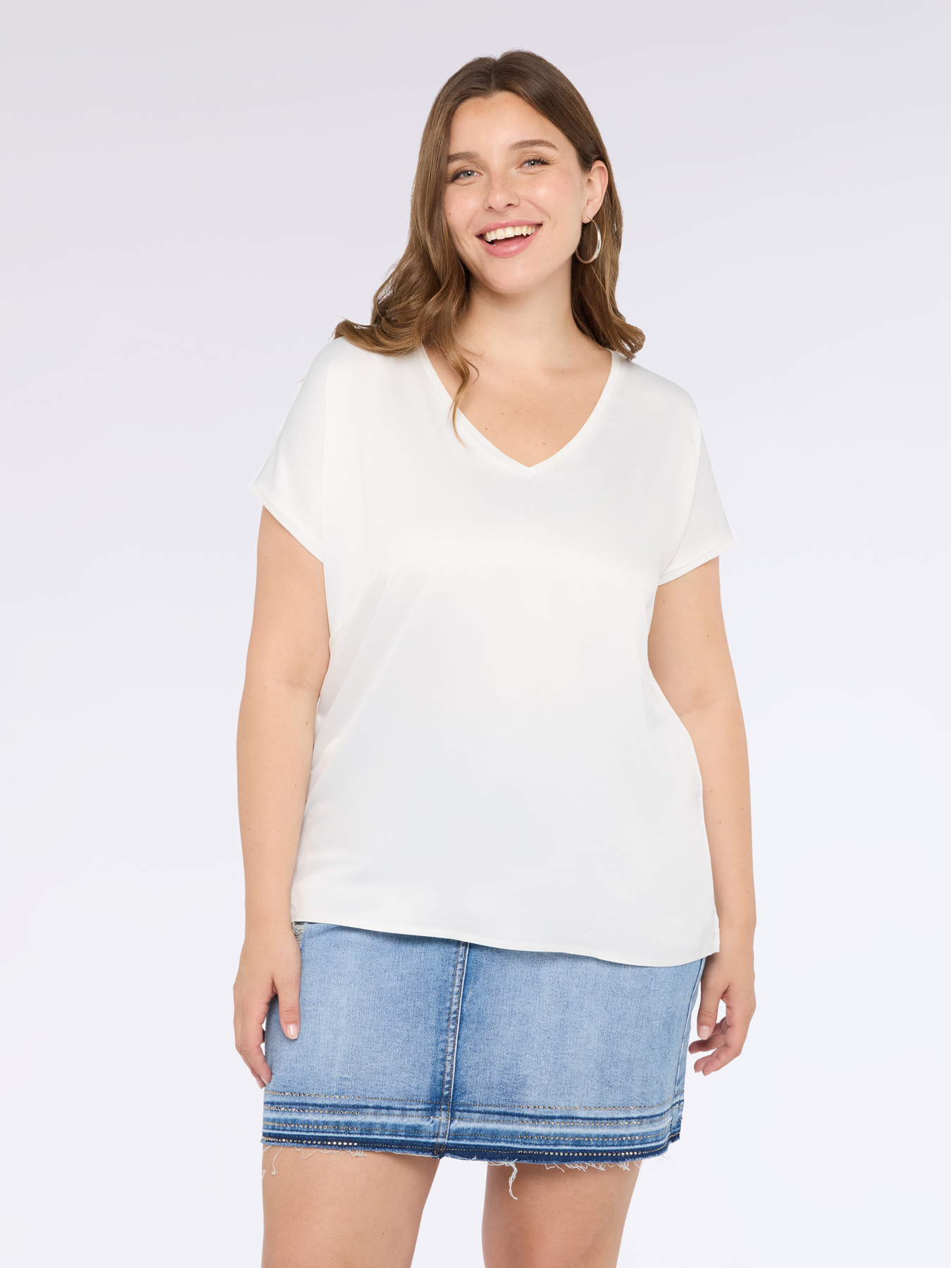 T-shirt bimaterica con scollo a V image number 2