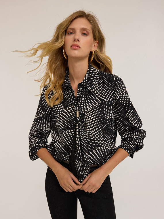 Shirt with fantasy heart-patterned tie