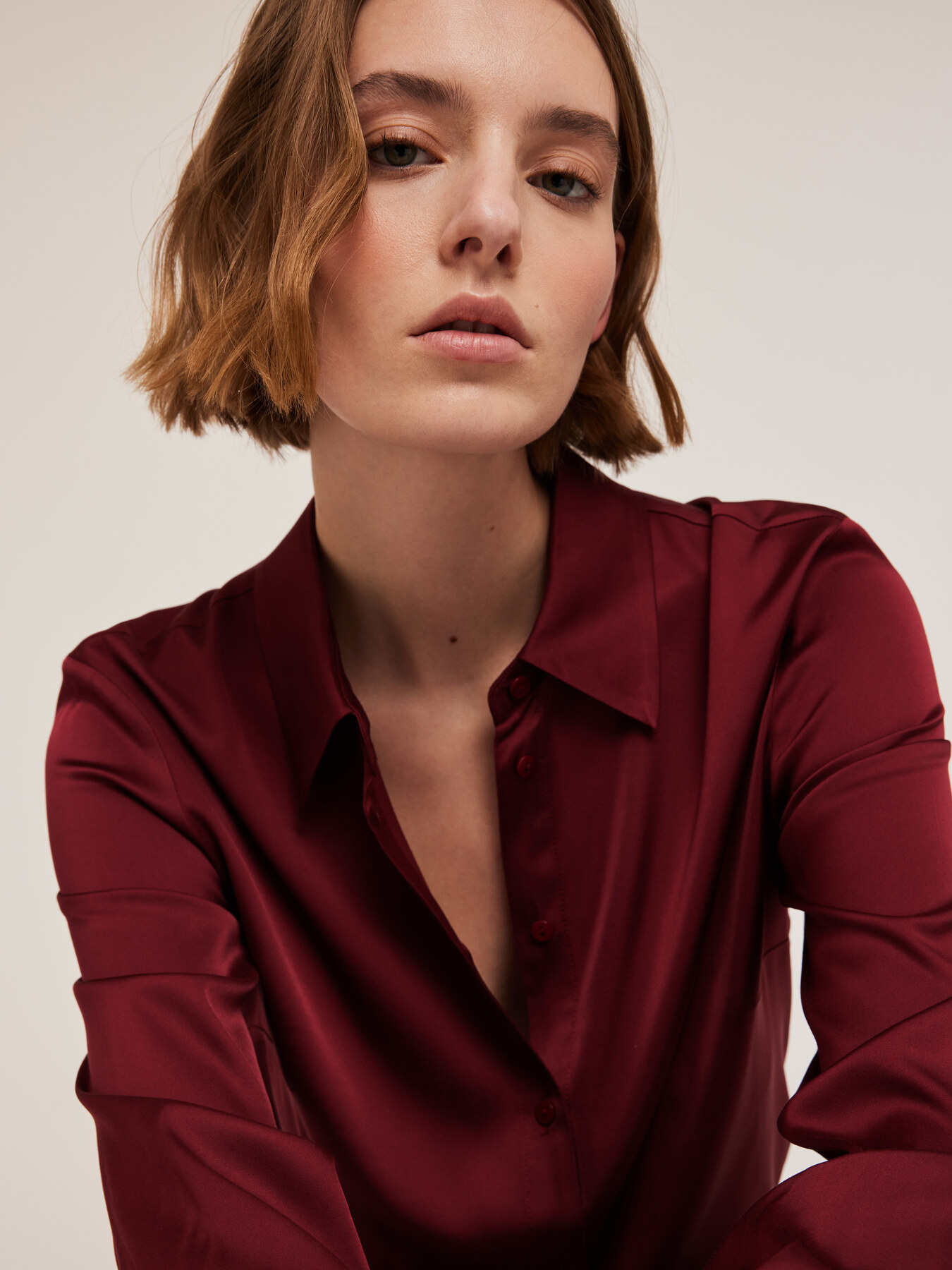 Satin-Hemdbluse image number 2