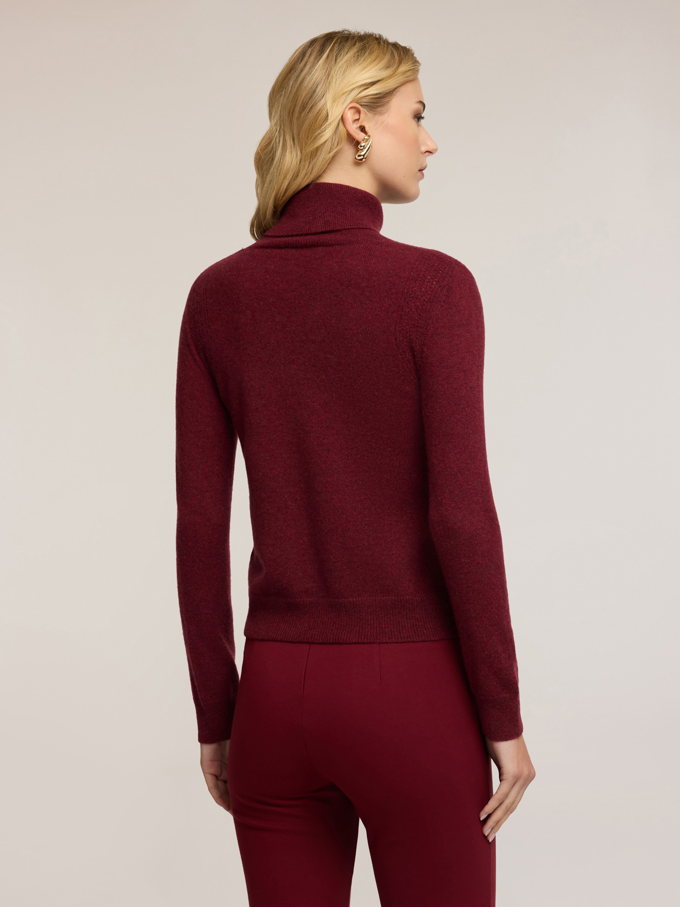 Cashmere turtleneck image number 1
