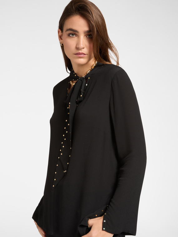 Blouse with sash and flat studs