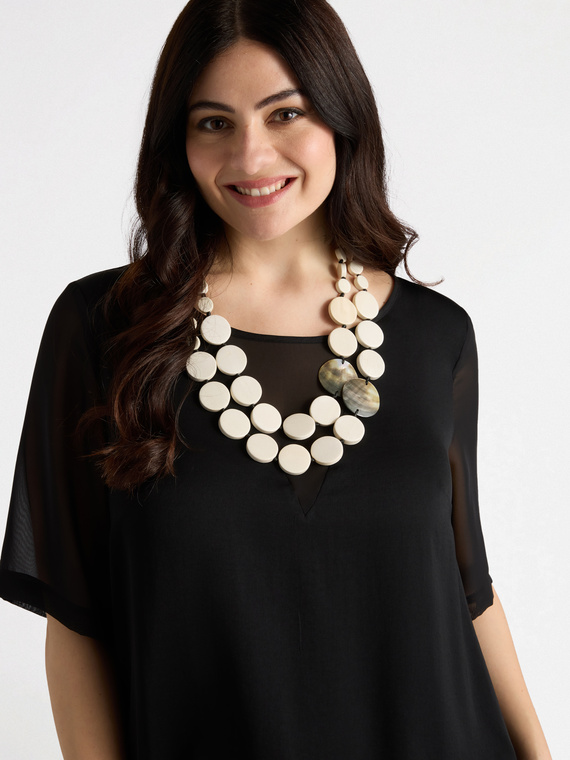 Collar largo con colgantes redondos