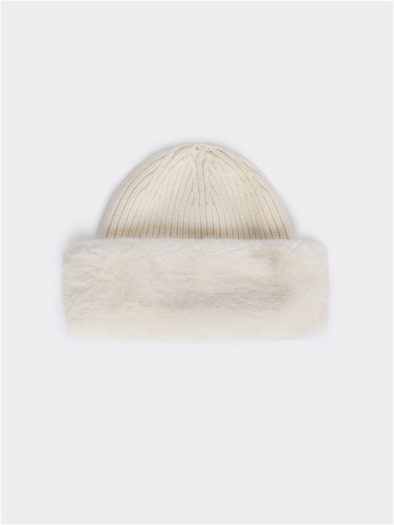 High-brimmed hat in faux fur