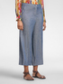 Pantalones cropped de lino efecto denim image number 2