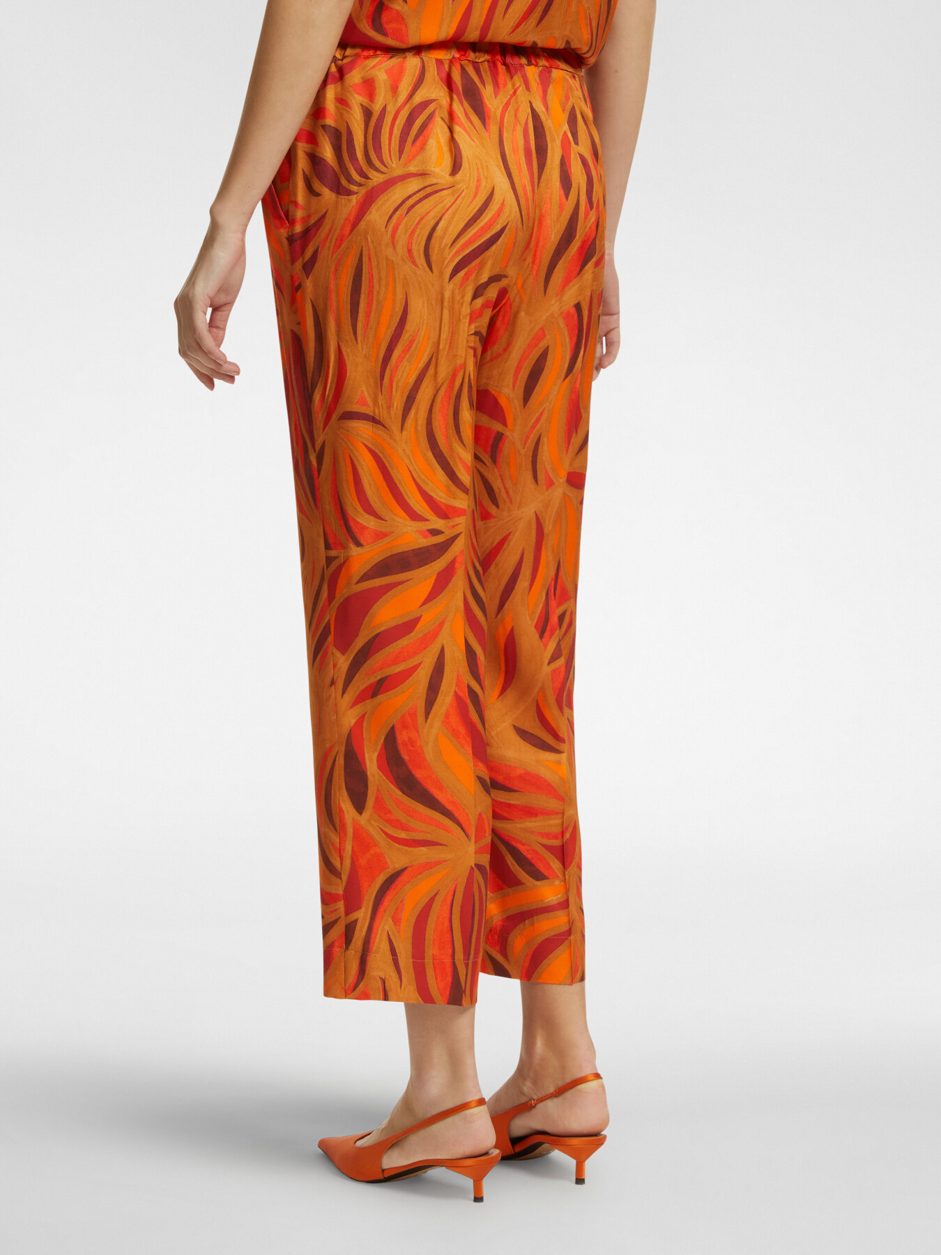 Pantalones estampados image number 1