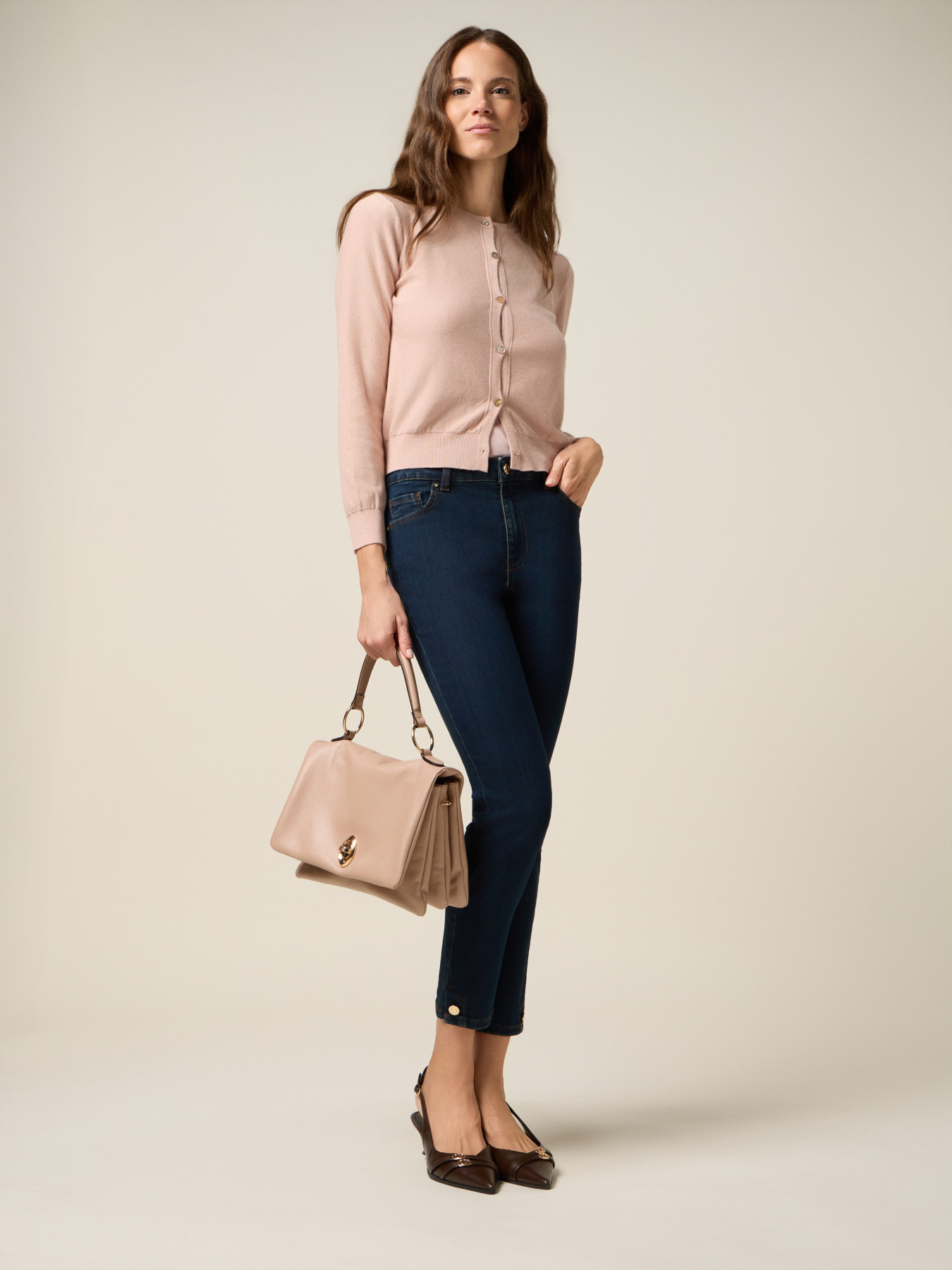 Jeans regular con bottoni decorativi image number 0