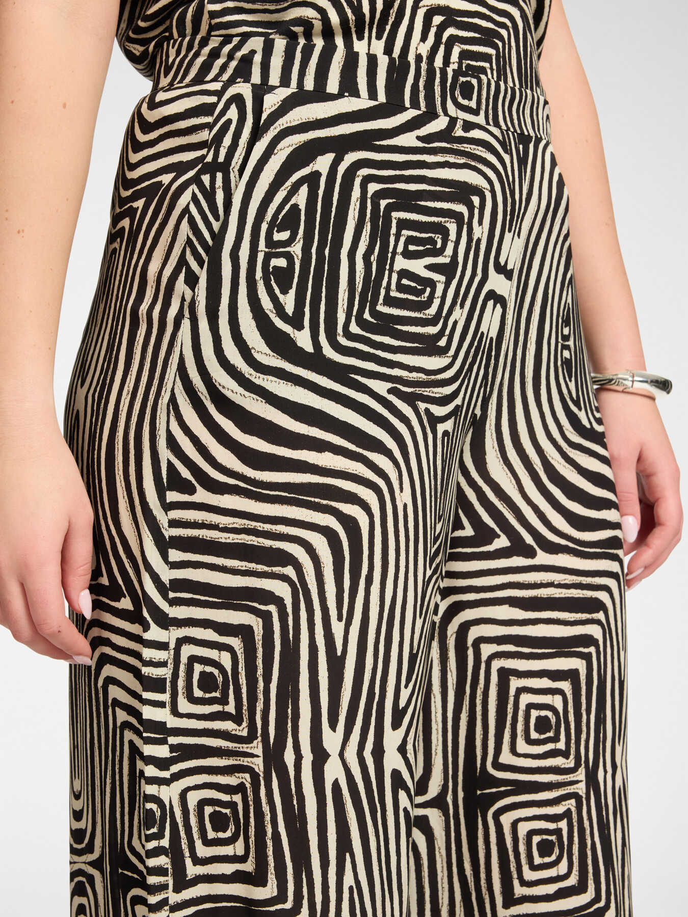 Pantaloni palazzo stampati in viscosa image number 3