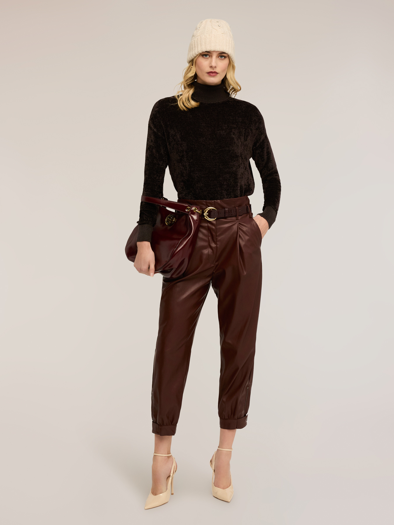 Chenille-Rollkragenpullover image number 2