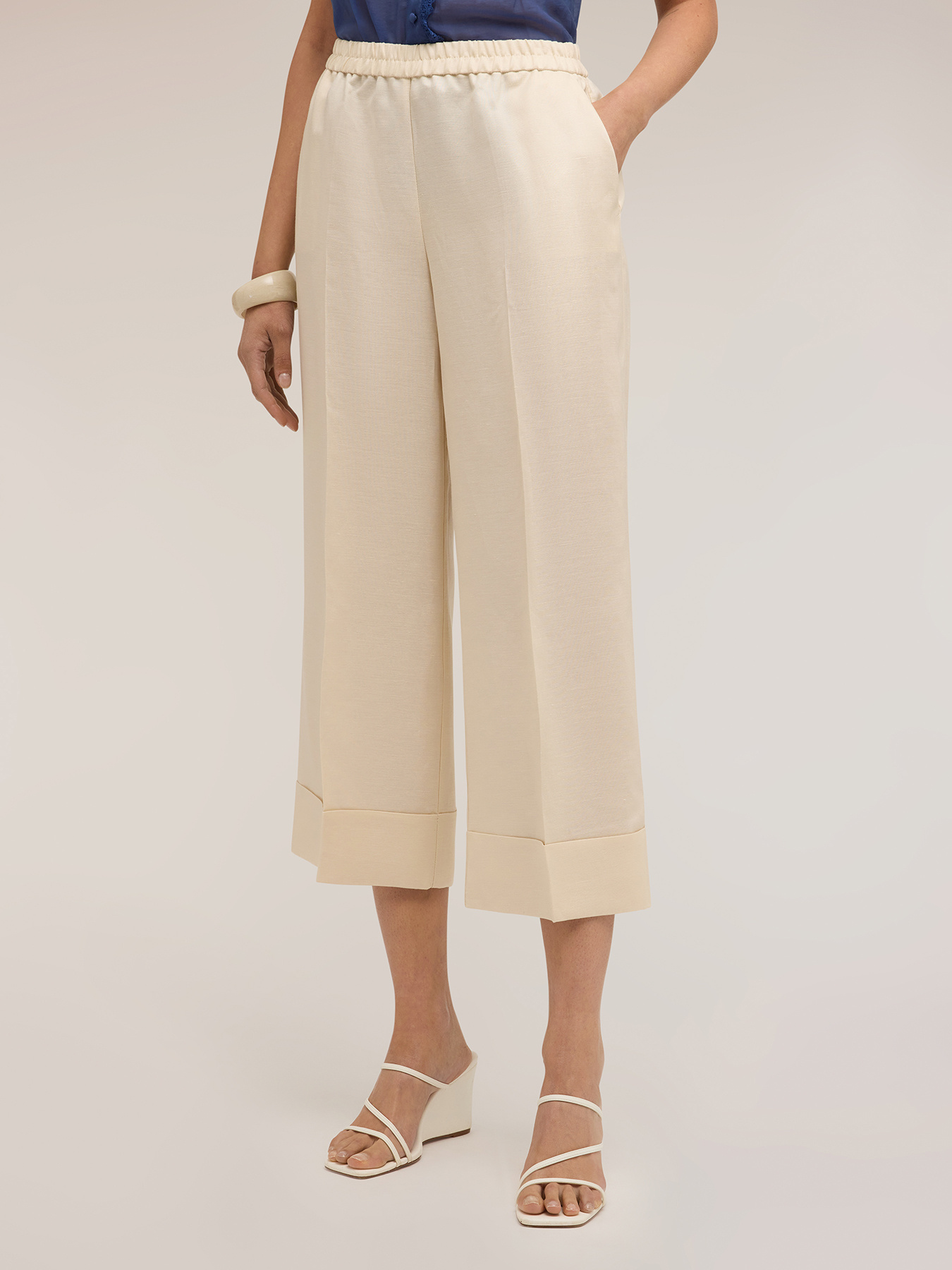 Pantaloni cropped din amestec de in image number 2