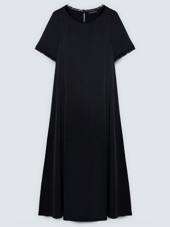 Vestido l&iacute;nea A en raso con detalles deshilachados