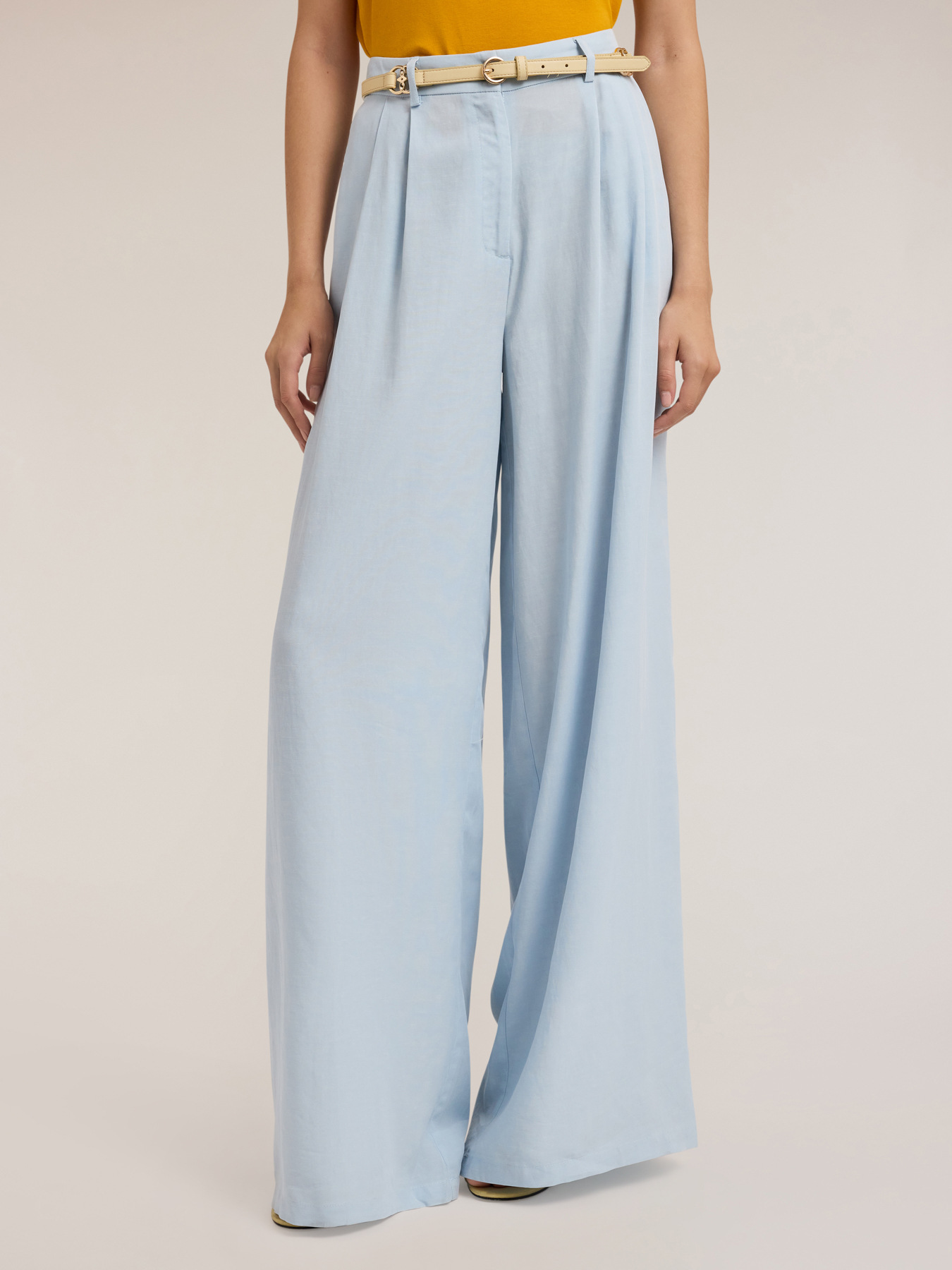 Pleated palazzo trousers in lyocell blend image number 2