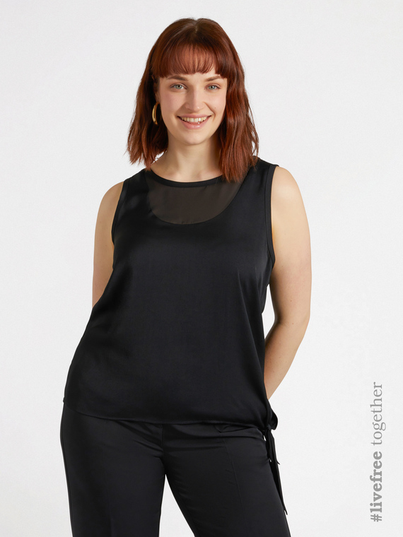 Top aus Satin mit Knoten