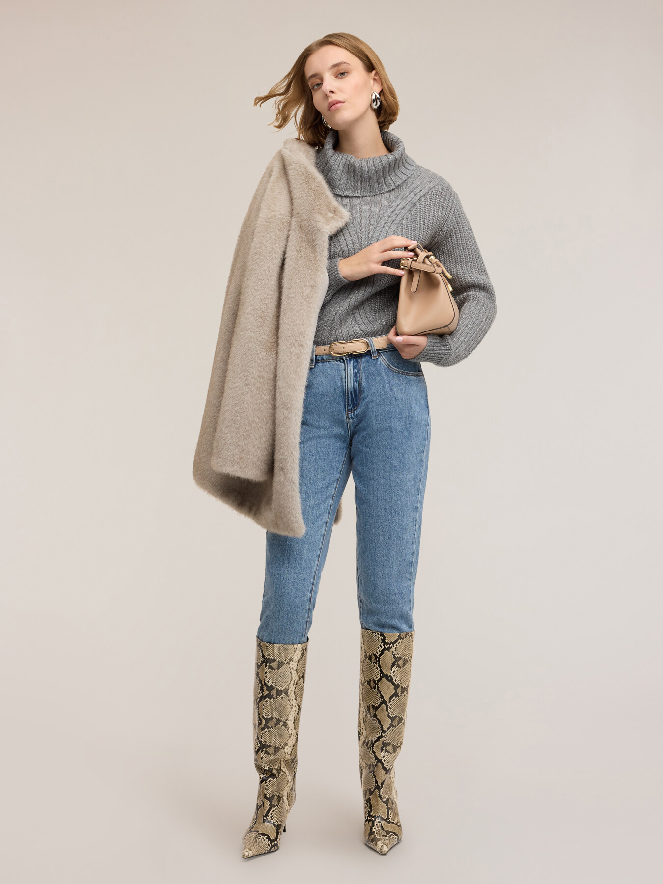 Maglia dolcevita in misto mohair lurex image number 0