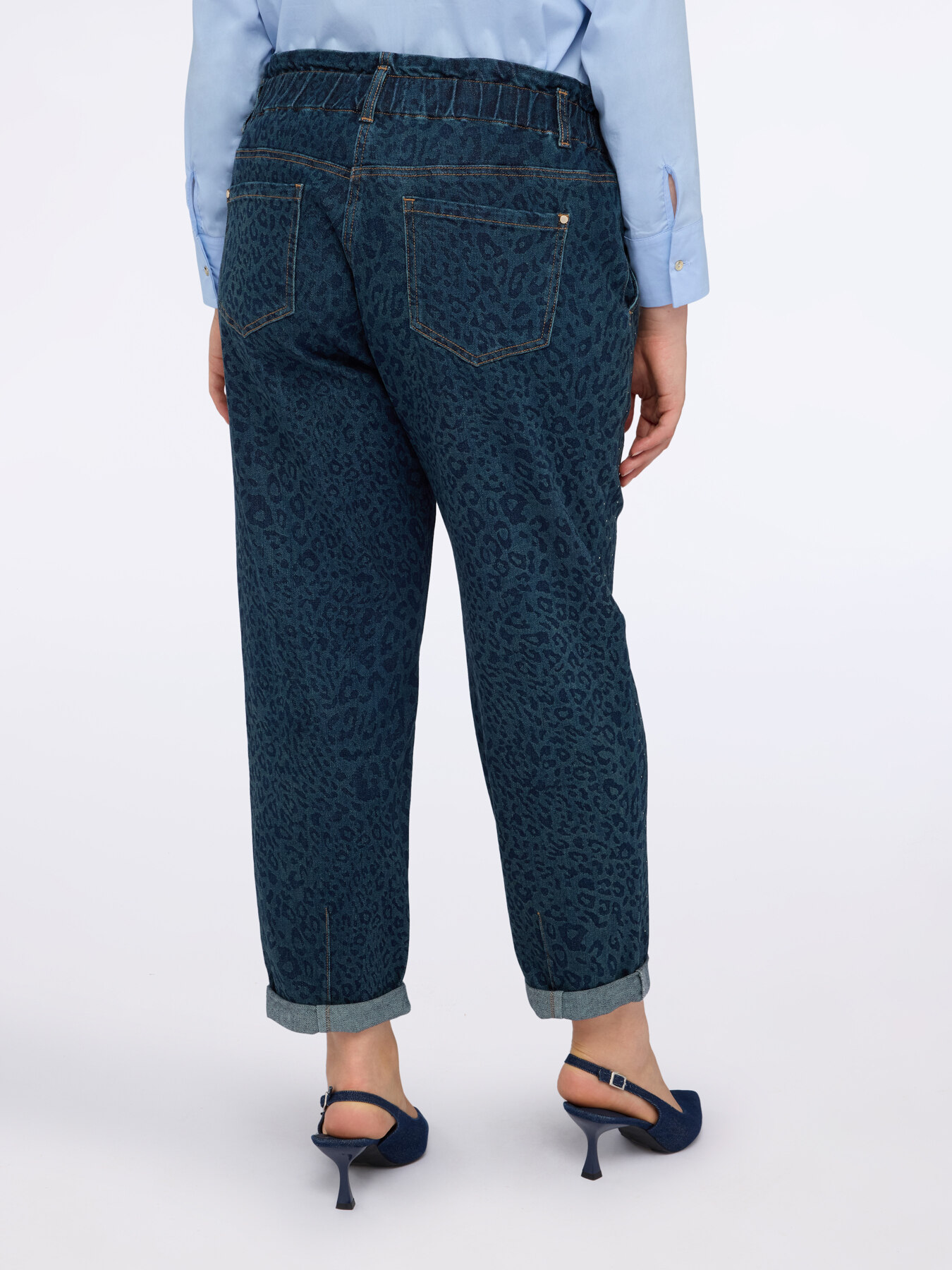 Jeans balloon stampa animalier e punti luce image number 1