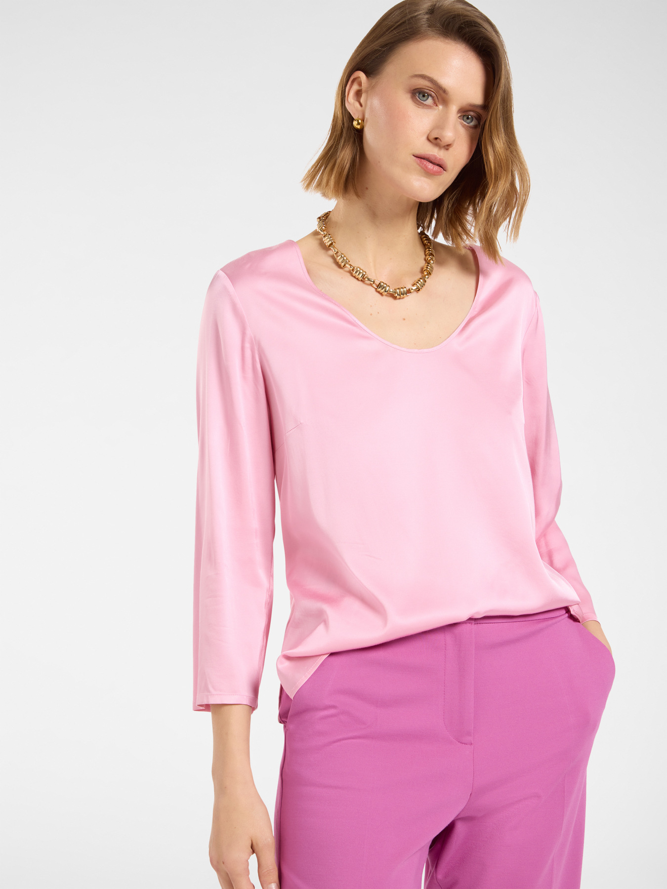 Blusa de satén elástico image number 0