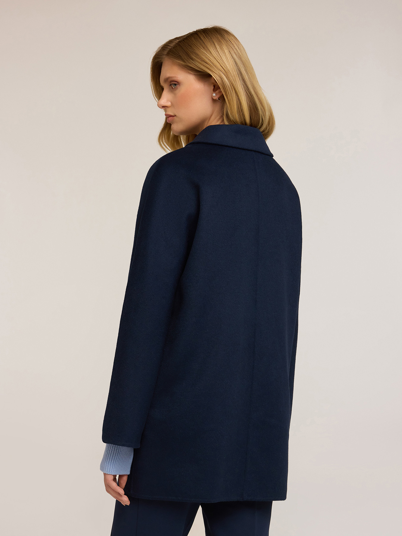 Double-breasted coat in wool blend cloth image number 1