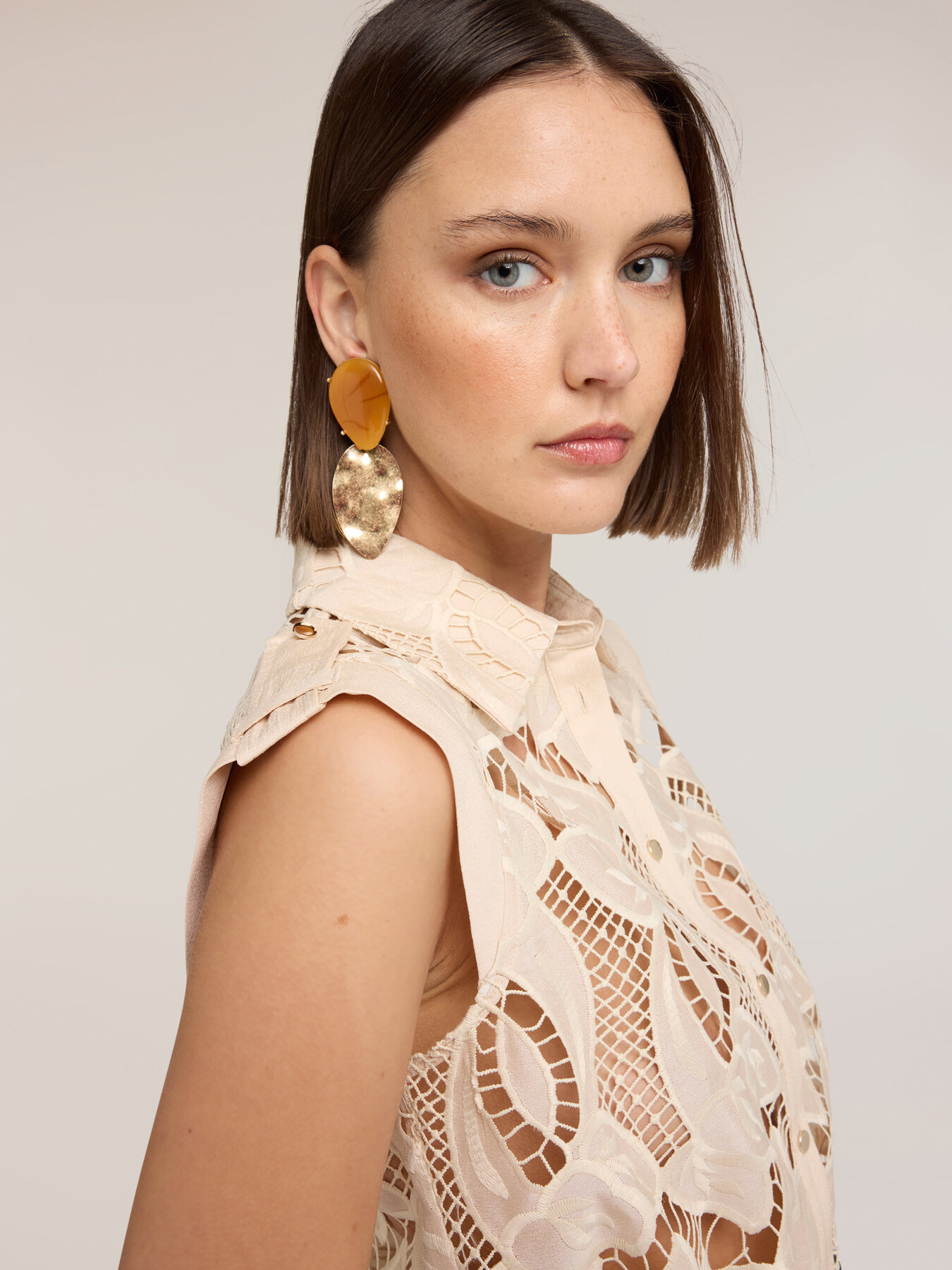 Cămașă fără m&acirc;neci din sangallo image number 3