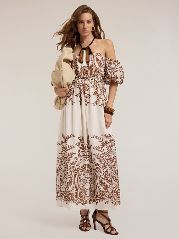 Robe longue à épaules dénudées imprimée