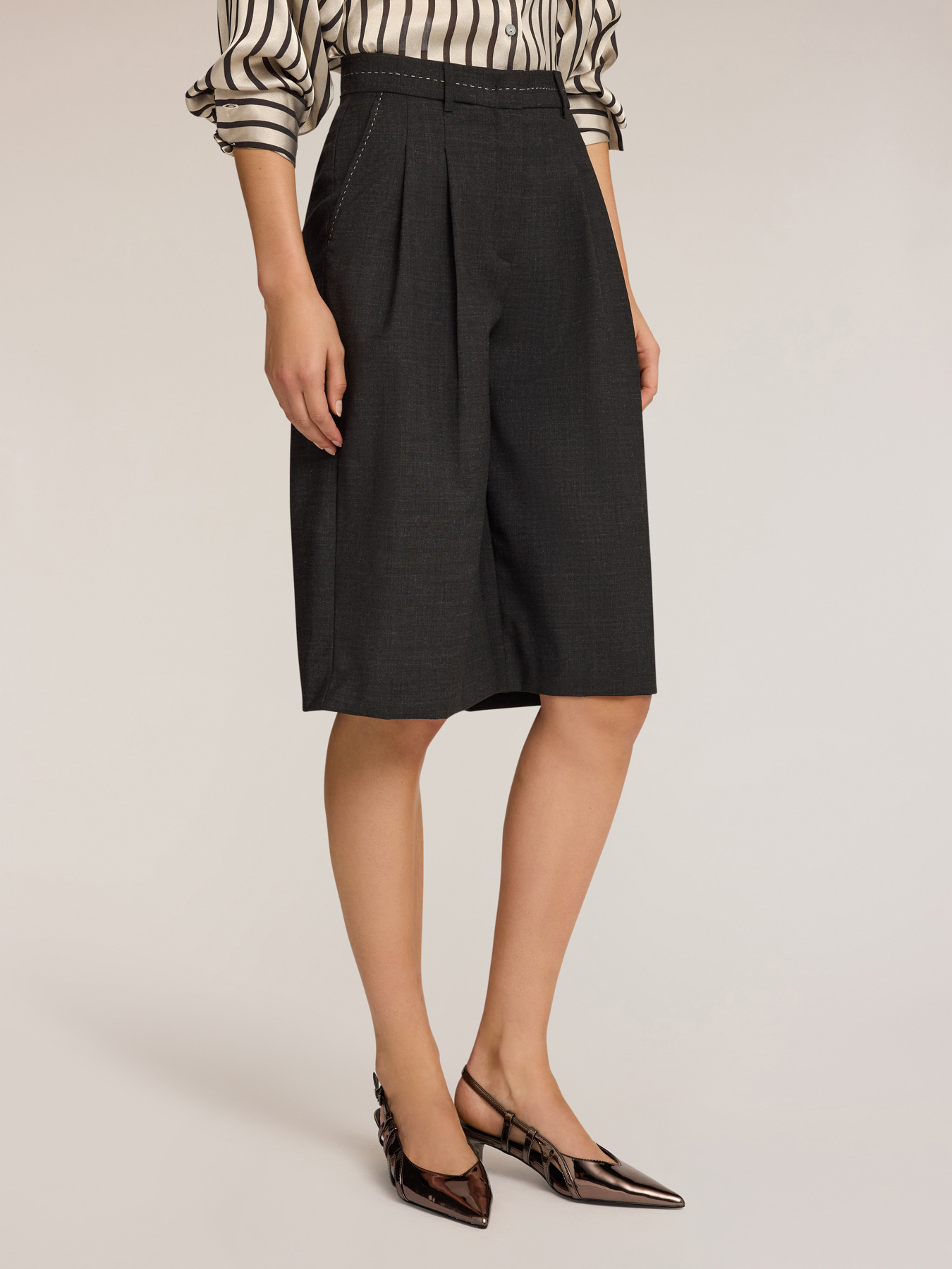 Bermuda taille haute avec surpiqûres image number 2