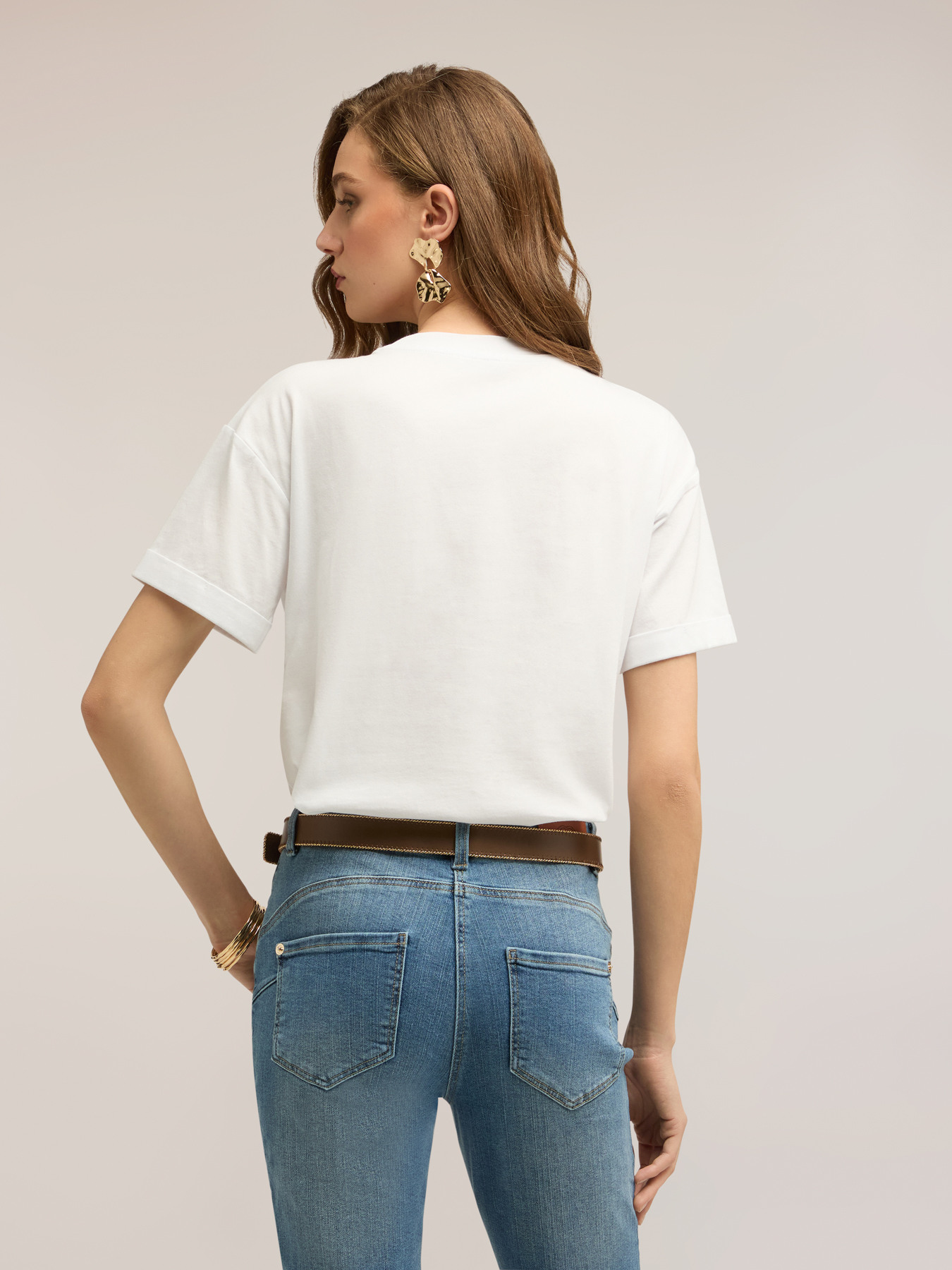 Jersey t-shirt with floral appliqu&eacute;s image number 1